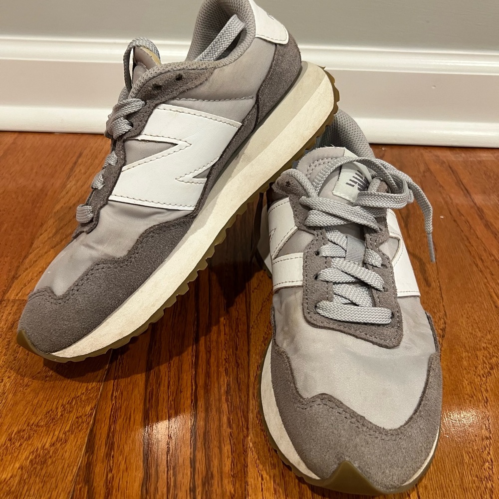 New Balance Sneakers, Size 6.5. Gray/White.